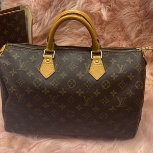 Louis Vuitton Speedy 35